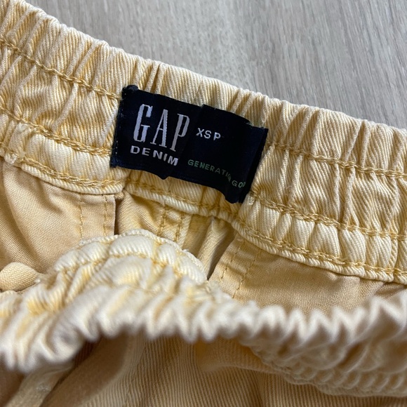 Gap Yellow Denim Shorts - Picture 2 of 3